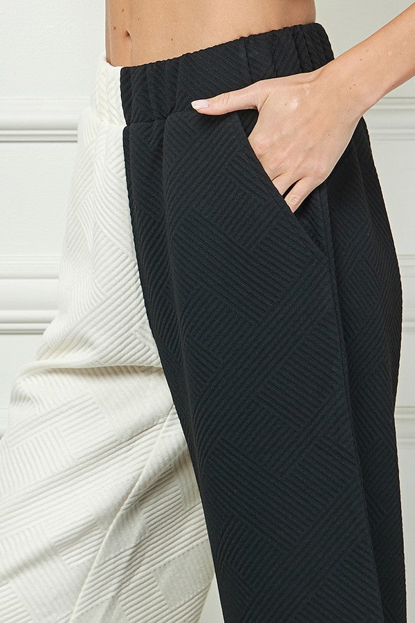 Geo Ribbed Cropped Pants - Creme & Black