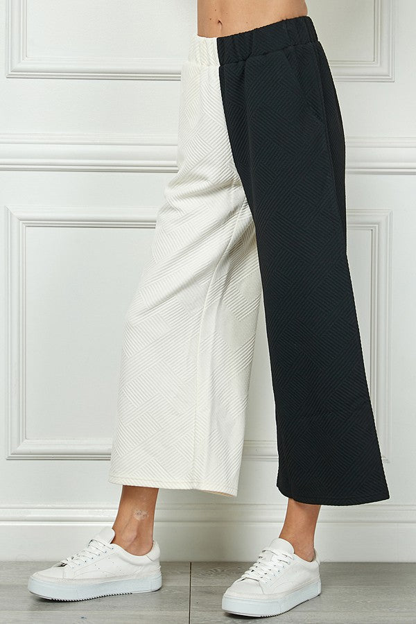 Geo Ribbed Cropped Pants - Creme & Black