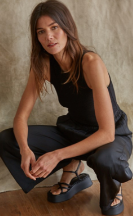 Crew Neck Knit Sweater Tank Top - Black