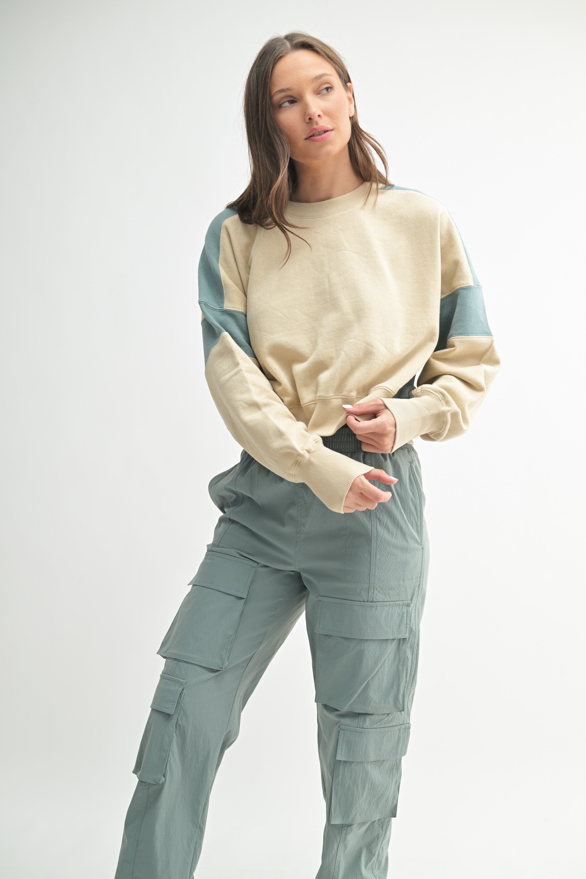 Edgy Color Block Cropped Sweatshirt - Grey Blue