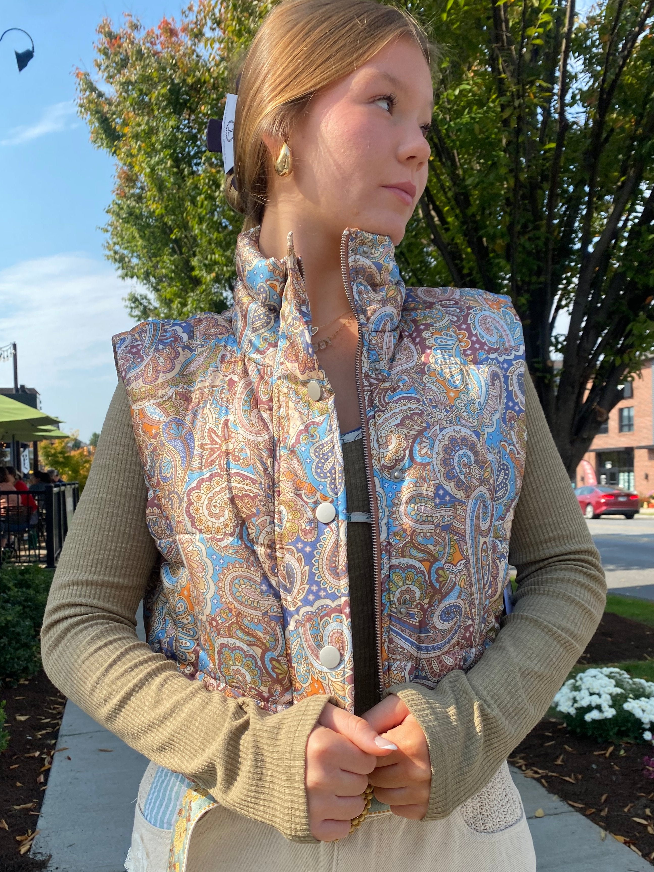 Paisley Print Sleeveless Padded Vest with Stand-Up Collar