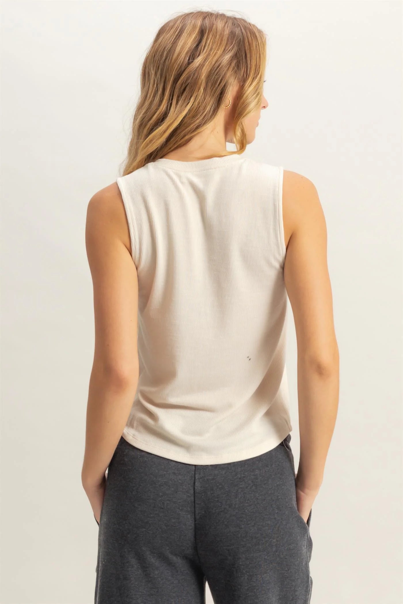 Everyday Essential Button Tank - Alpaca